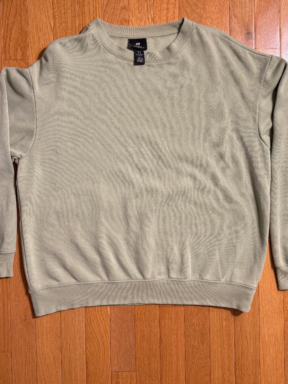 H&M Light Green Relaxed Fit Blank Crew Neck Sweater Size M